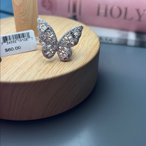 NWT Butterfly Statement Ring Size 6 - Picture 10 of 10
